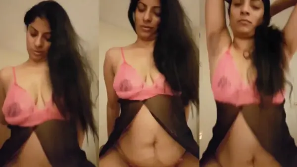 Tamil Beautiful Milf Aunty Fucking & Giving a Blowjob Viral Video